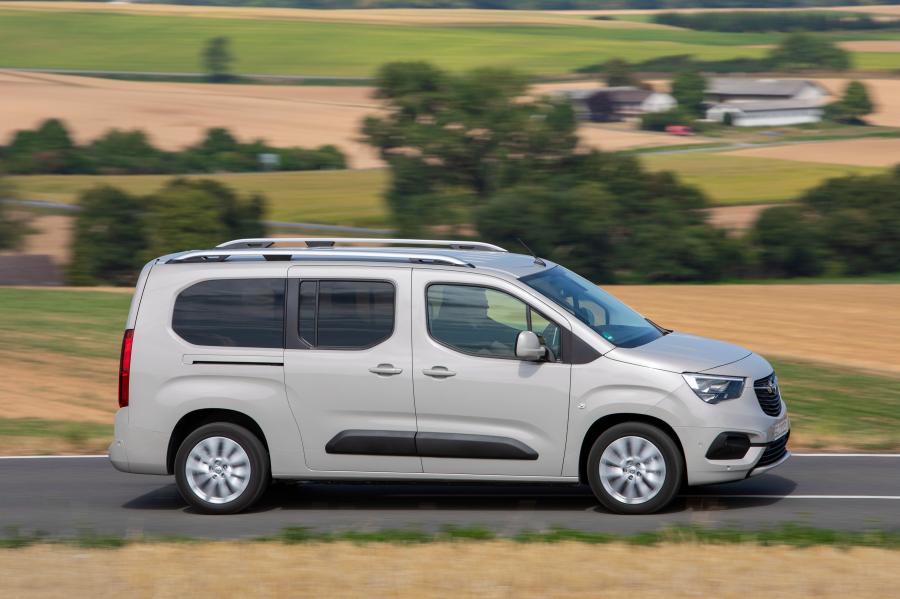  Opel Combo Life XL Turbo D 2018 года  (фото 3 из 30)